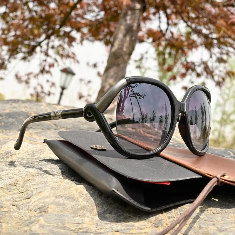 竹元産興国産 サングラスは黒人女性のファッションのヴィンテージ白い太陽の眼鏡を与えます 今だけ価格 ファッションアクセサリー サングラス Dev Apb Com La