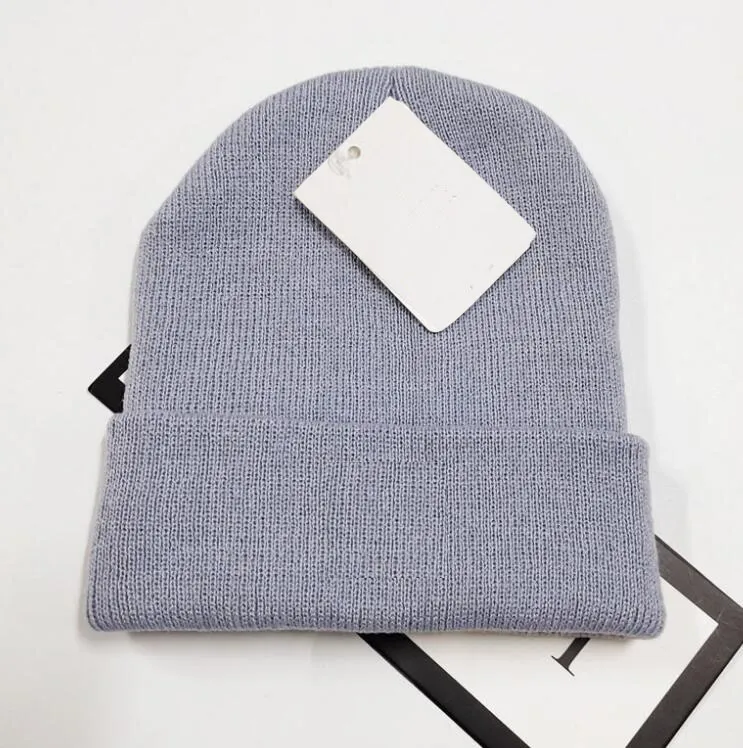 10 pcs inverno chapéus de natal para homem mulheres esporte fardos de moda eslástica Chapéus Chapéus algodão gorros lã quente chapéu de malha boné 6 cores