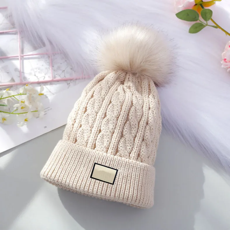 Kids Caps In Stock Fashion Designer Kinder Hut Beanies Herbst Winter gestrickt lässige Outdoor -Hüte Solid Hairball Beanie mit POM G360