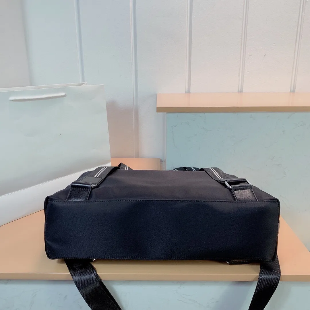 High quality designer one shoulder handbag waterproof fabric travel bag for men and women