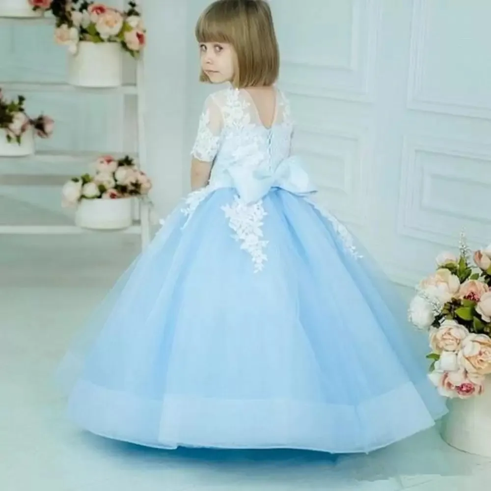 新しい乗組員の子供たちの花の女の子のドレスの服装されたレースのアップリケの誕生日のドレスのための最初の聖体拝領のドレス