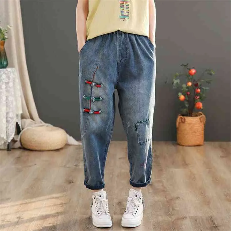 Frühling Kunst Stil Frauen Elastische Taille Vintage Button Design Lose Blaue Jeans Patchwork Stickerei Baumwolle Denim Harem Hosen V239 210512