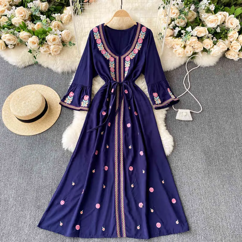 Singreiny Kobiety Haft Kwiat Dress V Neck Flared Sleeve Belt A-Line Sukienka Wiosna Koreański Casual Wakacje Midi Dress 210419