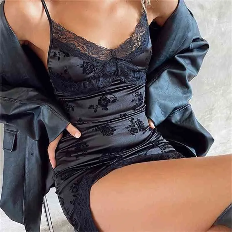 Женщины Sexy V-образные шеи мини-кружева Sparcing Satin платье черный спагетти ремешок Slim Fit Bodycon Party Club 210623