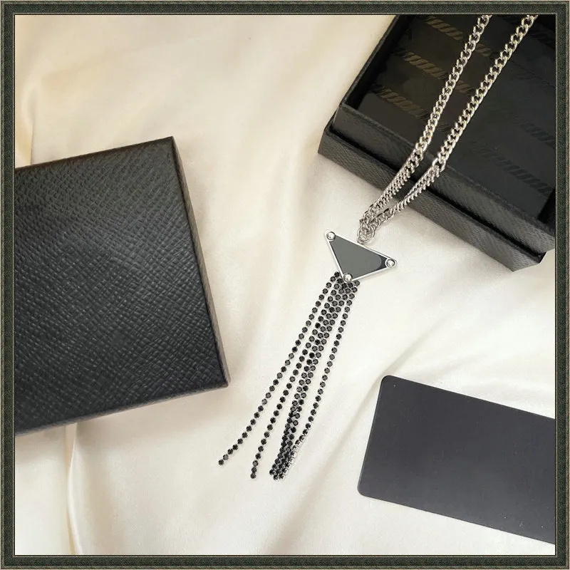 Fashion Pendant Necklaces Torque Jewelry Kenneth Jay Lane Womens Tassel Necklace Designers Necklaces Collier Eine Kette Triangle Necklace