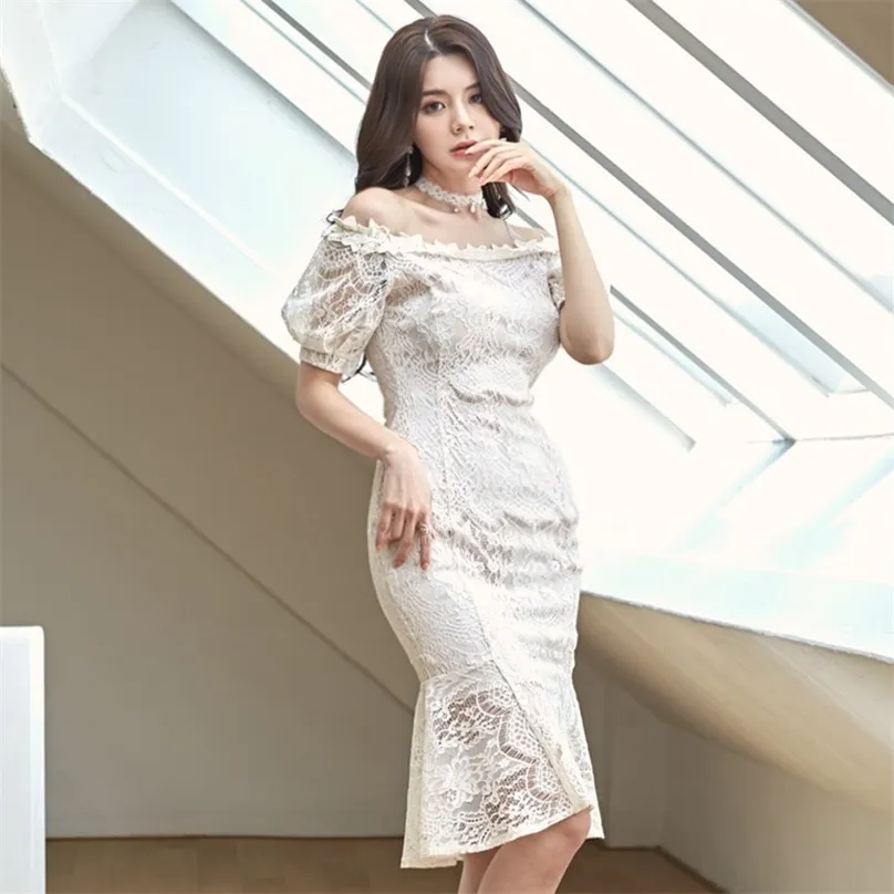 Schulterfreies Kleid für Frauen, Sommer, weiße Spitze, kurzärmelig, aushöhlen, sexy Damen-Büro-Midi-Kleider 210602