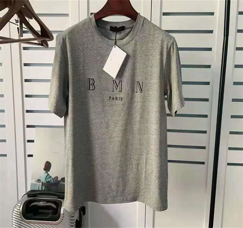 2024 Summer Mens Designer T-shirt Casual Homme Femme Tees avec lettres Imprimer manches courtes Top Vendre Luxe Hommes Hip Hop Vêtements 71