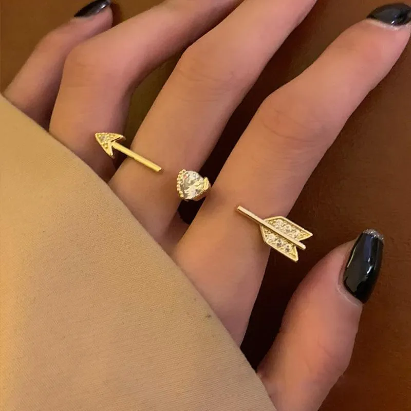 女性のためのウェディングリングスタイルキューピッドハートの矢印調節可能な2本の指輪ジルコンチャームジュエリーカップルギフトBFF