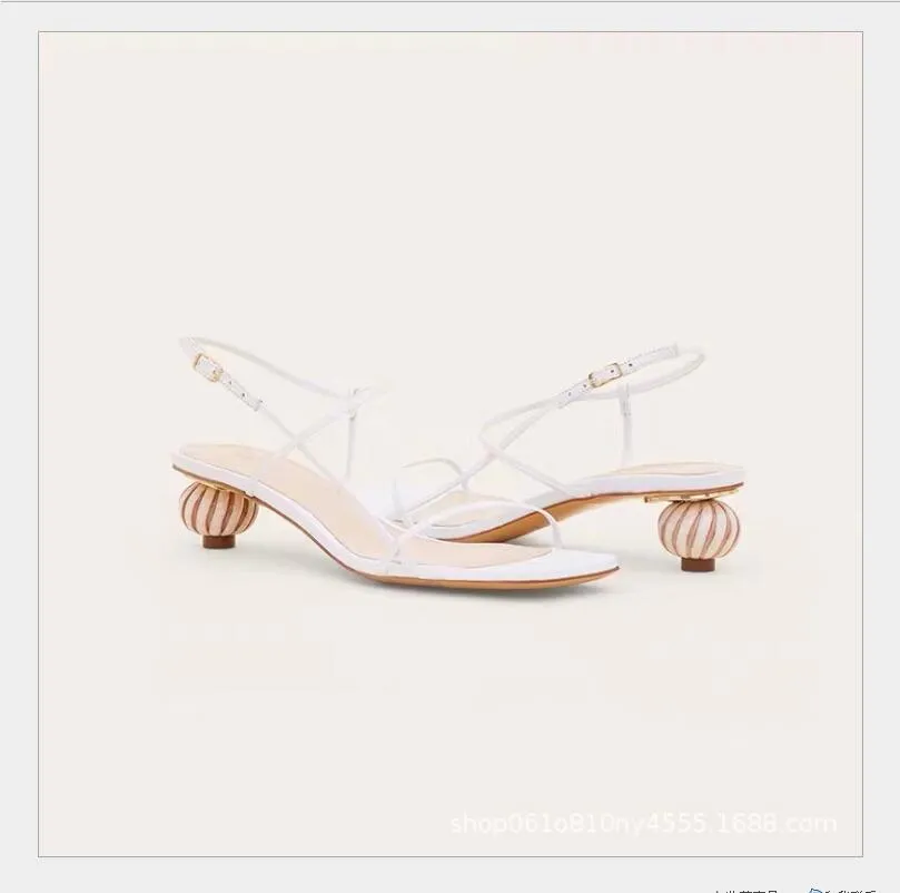 未開封展示品 デザイナー春 夏 ヨーロッパのアメリカのファッションサンダル 特殊形のバックルとハイヒールの女性の外国の貿易と22 希少入荷 Shoes Accessories Sandals Viajealasostenibilidad Org