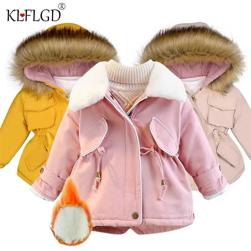 子供の女の子のジャケットの大きな毛皮の暖かい幼児子供の冬の綿の詰まった服女の子厚いフード付きコート211222
