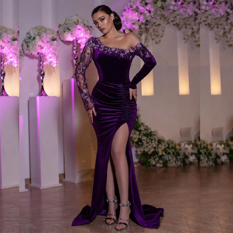 Фиолетовые русалки, плиссированные вечерние платья с плеча на шее на шее Сплит выпускные платья с длинными рукавами Разведка поезд Бархат-аппликация Формальное платье