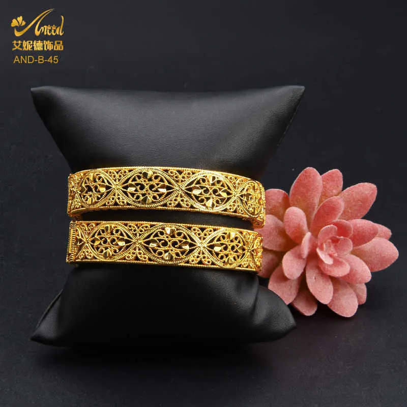 Dubai Gold Bangles 24K Plated Indian Bangle African Luxury Women Hard Armband Charm Bröllop Etiopiska Arabiska Hand Smycken Q0717