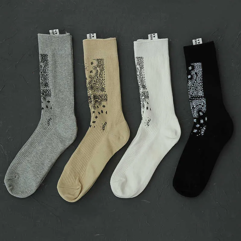 Sports, casual 2 pairs of cashew totem double needle cotton street sports medium tube men's and women's tide socks