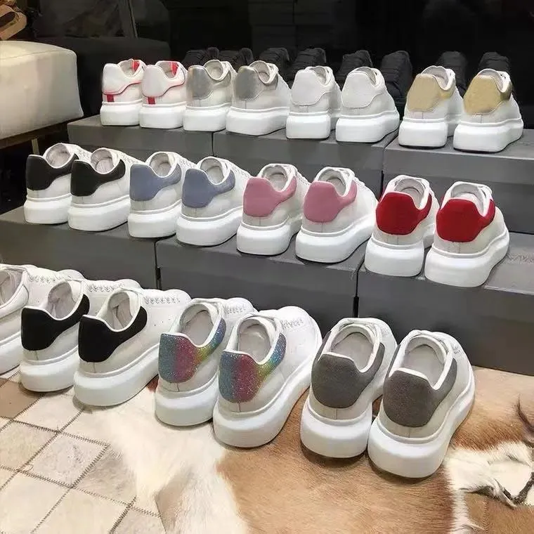 2021 En Kaliteli Erkek Kadın Rahat Ayakkabılar Moda Sneakers Siyah Beyaz Deri Eğitmenler Süet Platformu Mens Düz 36-45