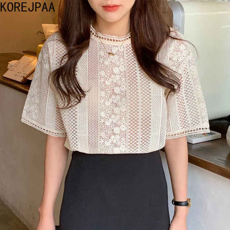 Korejpaaの女性のシャツの夏の韓国のシックな年齢軽減された穏やかなスタンドアップ襟レースのかぎ針編み中空緩い半袖ブラウス210526