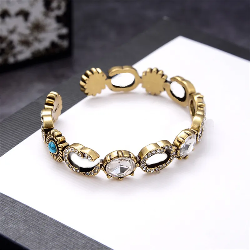 Luxe Diamond Bling Charm Armbanden met Box Brief Floral Trendy Sieraden Exquisite Rhinestone Retro Elegante Armband