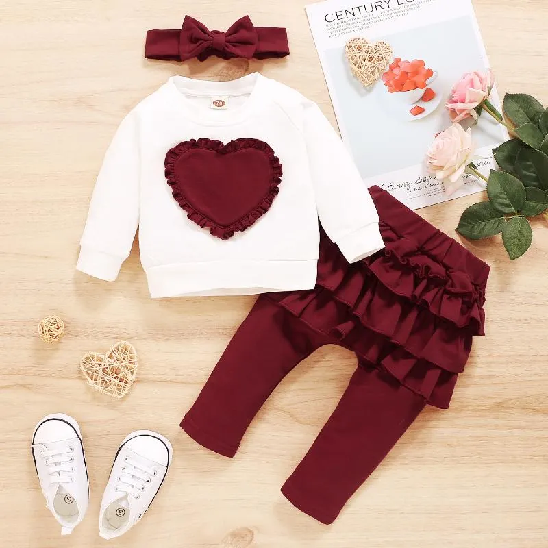 Roupas Conjuntos de roupas 3pcs Babi Girl Roupas Conjunto de manga longa Primavera/outono garotas Bruflles Heart Top e calça Faixa de cabeça para crianças roupas de criança