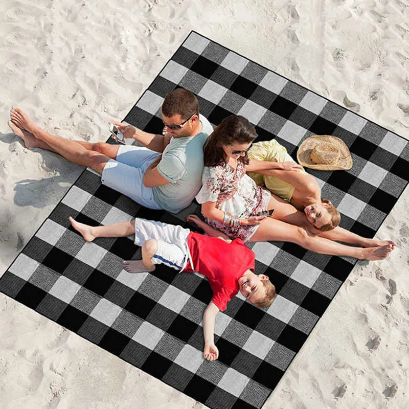 Picnic Mat Thickened Soft Blanket Camping Equipment Outdoor Folding Blanket Mat For Camping Naturehike Picnic Pique Nique Y0706