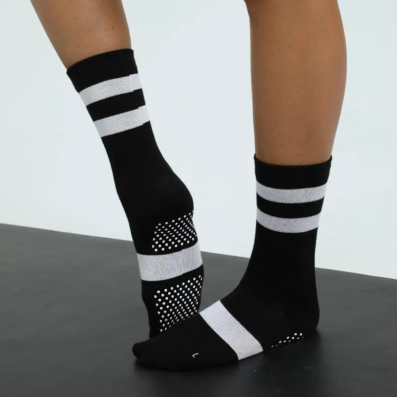 Épaissir chaud hommes femmes haute longues chaussettes Sport en peluche solide chambre Yogo chaussette femme femme élastique sol chaussettes pantoufle pour salle de sport LL