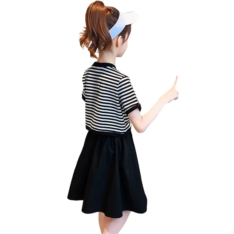 Barnkläder Striped Tshirt + Byxor Barn för tjejer Casual Style Girl Summer 210527