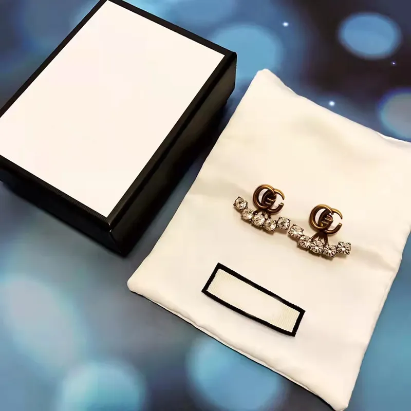 Designer oorbellen Charm Classic Emed met diamantstuds retro dubbele letter oorr earring dual doele sieraden voor vrouwenliefhebbers feest jubileum charmes 2024 00