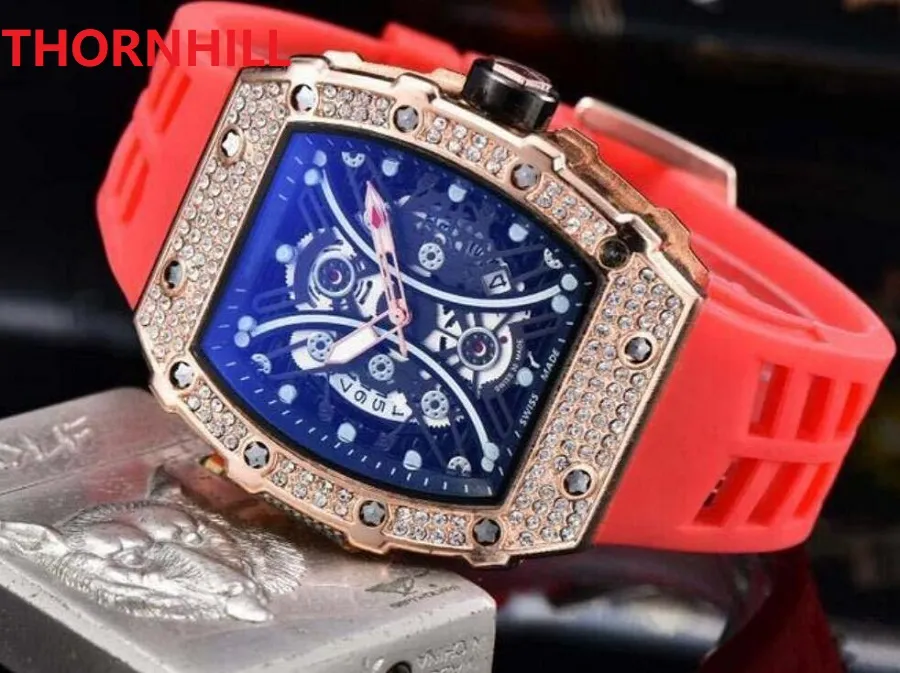 드레스 망 직사각형 시계 다이아몬드 링 스포츠 남자 디자이너 시계 럭셔리 블랙 고무 손목 시계 멋진 모양 시계 날짜 시계