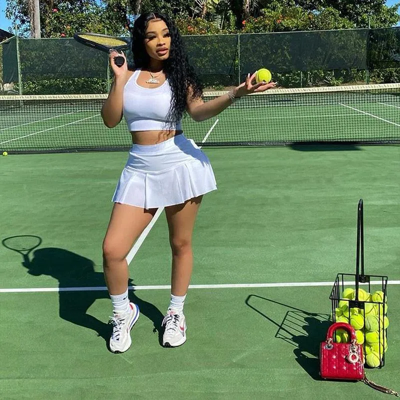 Sporty Tennis Skirt Outfit  Womens workout outfits, Tennis skirt