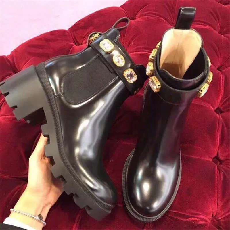 Southland Chelsea Boots Crystal Beading Strap Chain Läder Stövlar Vinter Chunky Heel Motorcykel Stövlar Ankelkvinna MkJl00002