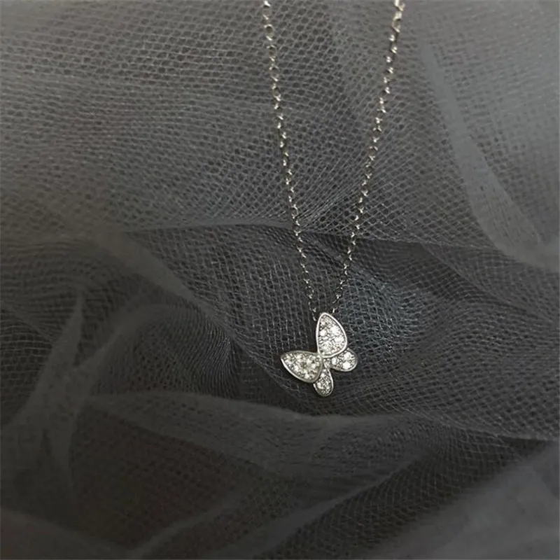 Nieuwe Mode Mooie Vlinder Vrouwelijke 925 Sterling Zilveren Sieraden Persoonlijkheid Temperament Crystal Hanger Kettingen H510