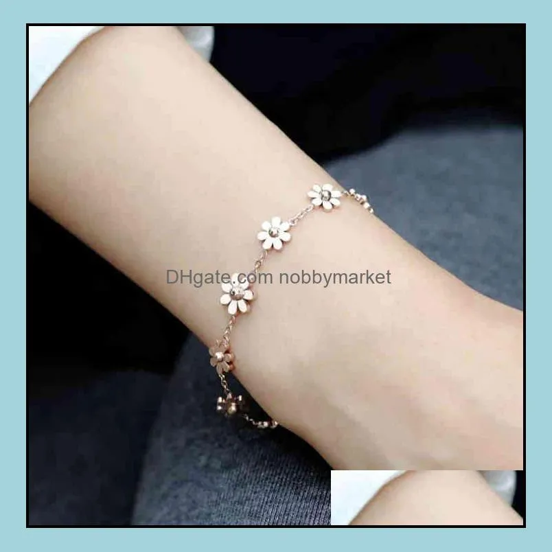 Korean version small  seven flowers daisy Bracelet Anklet women fashion titanium steel 18k rose gold flower hand jewelry