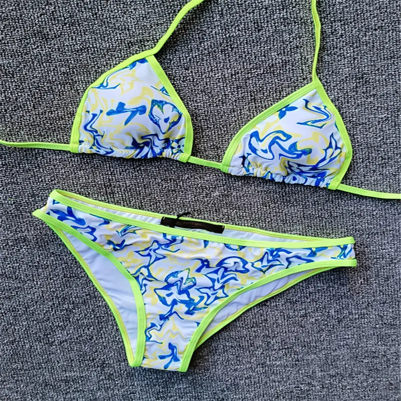 2022 Fullständiga brev Tryckta bikini set Sexiga kvinnor Badkläder Designer Split Baddräkt Elastisk Mjukbyxa För Semester Asiatisk Storlek S-XL 686