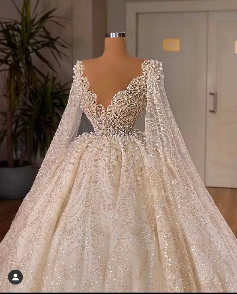 Robe De bal De luxe perles robes De mariée dentelle Appliqued perlée col en V dubaï arabie robes De mariée Vestidos De Novias