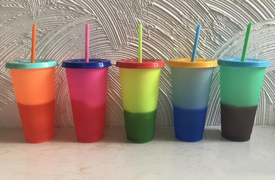 Tazas de 24 onzas Vasos de taza que cambian de color Vasos de plástico para beber con tapa y pajita ¡Taza de café mágica de colores de caramelo LIBRE DE BPA!