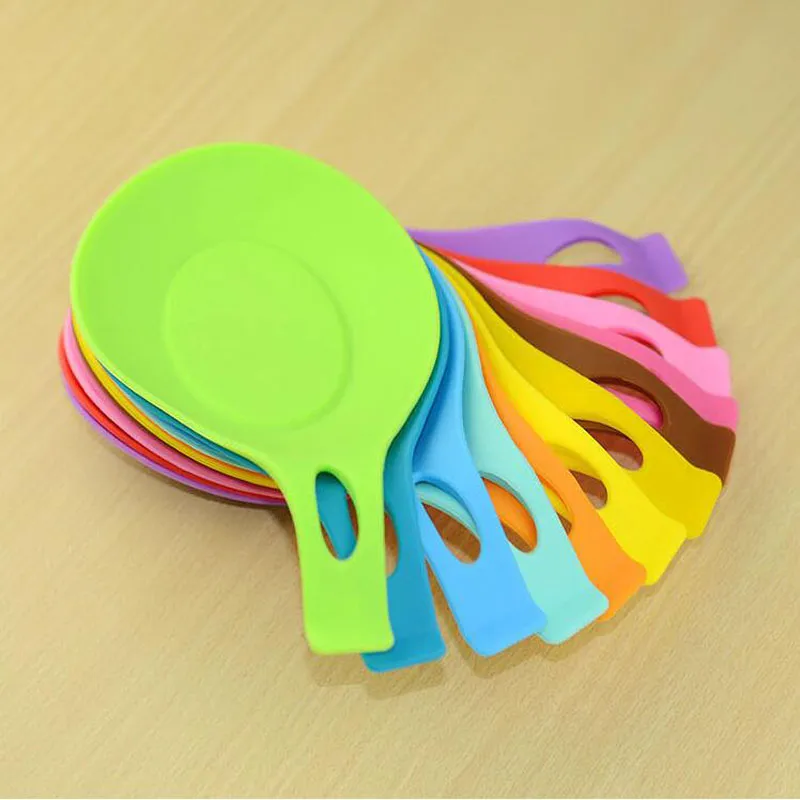 1pcs-Silicone-Spoon-Insulation-Mat-Silicone-Heat-Resistant-Placemat-Drink-Glass--Tray-Spoon-Pad-Kitchen (1)