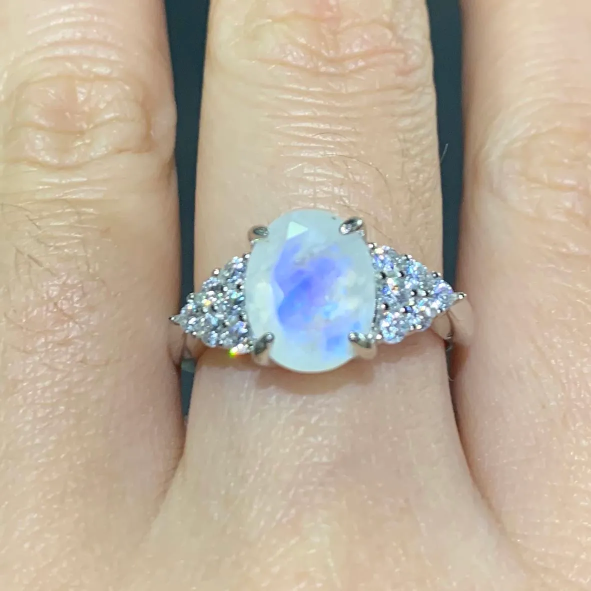Vacker 925 Sterling Silver Ovala 8x10mm Rainbow Blue Natural Moonstone Engagement Wedding Ring