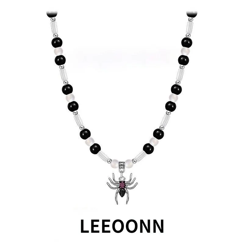 Pendentif Colliers Araignée perlée noire et blanche pour femmes Y2K Cool Girl Chaîne de clavicule sauvage 2021 Niche Design Collier Bijoux