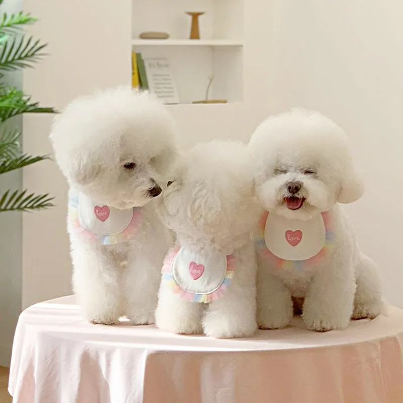 Amour coeur chiens bavoir écharpe dentelle colorée animal de compagnie salive serviette chien vêtements vacances bouledogue Teddy animaux fournitures