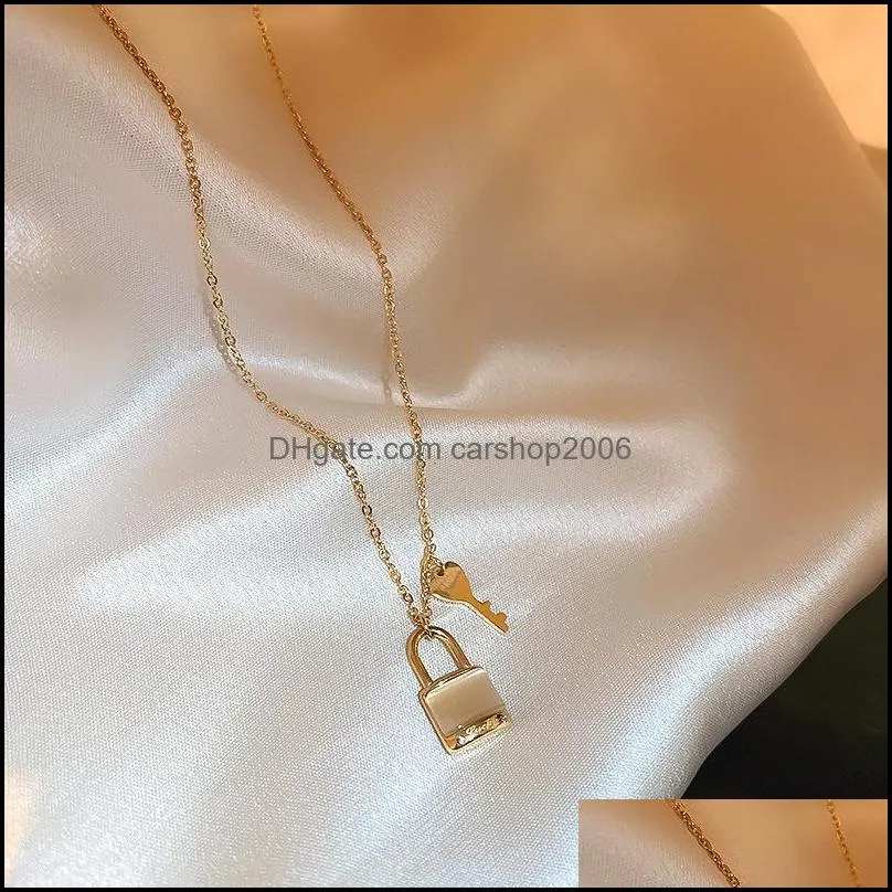 Chains Titanium Steel Opal Love Small Lock Necklace South Korea Contracted Fashion Short Neck Chain Clavicle Item Jewelry Wom