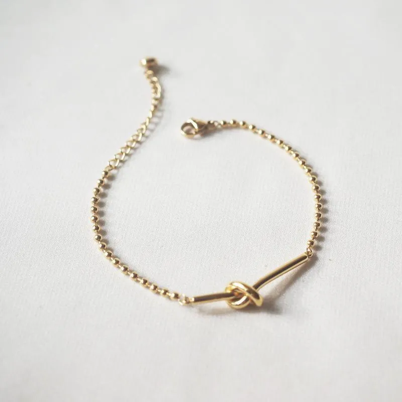 Шармовые браслеты Женская рука 18 тыс. Золотая цепь завязана для женщин 316L из нержавеющей стали металлические ювелирные изделия