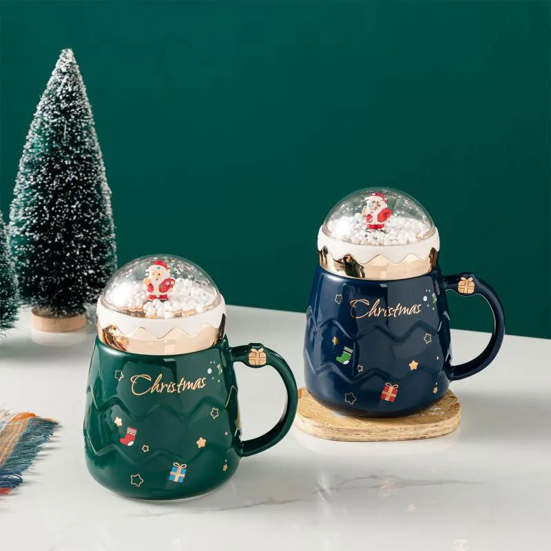 Tassen Weihnachten aus Keramik mit Deckel, Weihnachtsmann-Form, festliche Atmosphäre, Neuheitsbecher-Zubehör