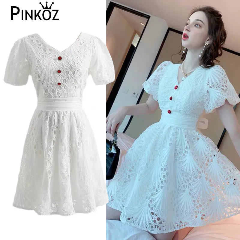 Party Puff Sleeve Vintage Princess Blomma Broderi Lace Vit Klänning En Linje Knappar Robe Longue Vestidos Largo Fiesta 210421