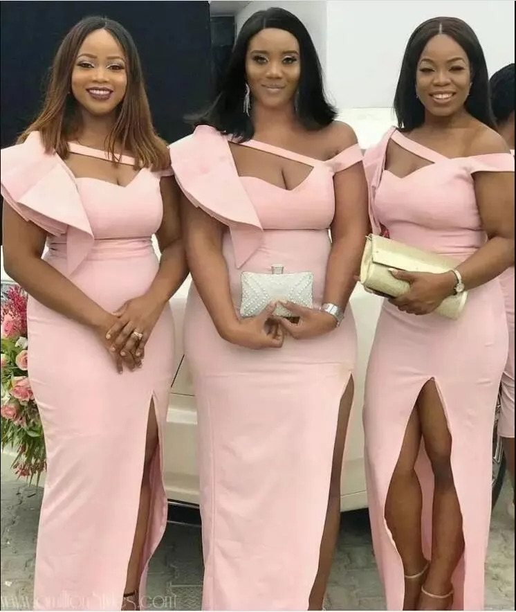 Afrikanischer Designer Pink Mermaid Brautjungfer Kleider Seite Hoch geteilte Rundfalten bodenlange Magd Maid of Honor Kleid Vestidos Custom gemacht Hochzeitsgastkleider