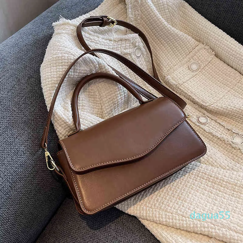 Bolsos de hombro tipo bandolera con solapa de cuero PU pequeño LEFTSIDE con asa corta para mujer, bolsos y monederos sencillos de invierno 2021