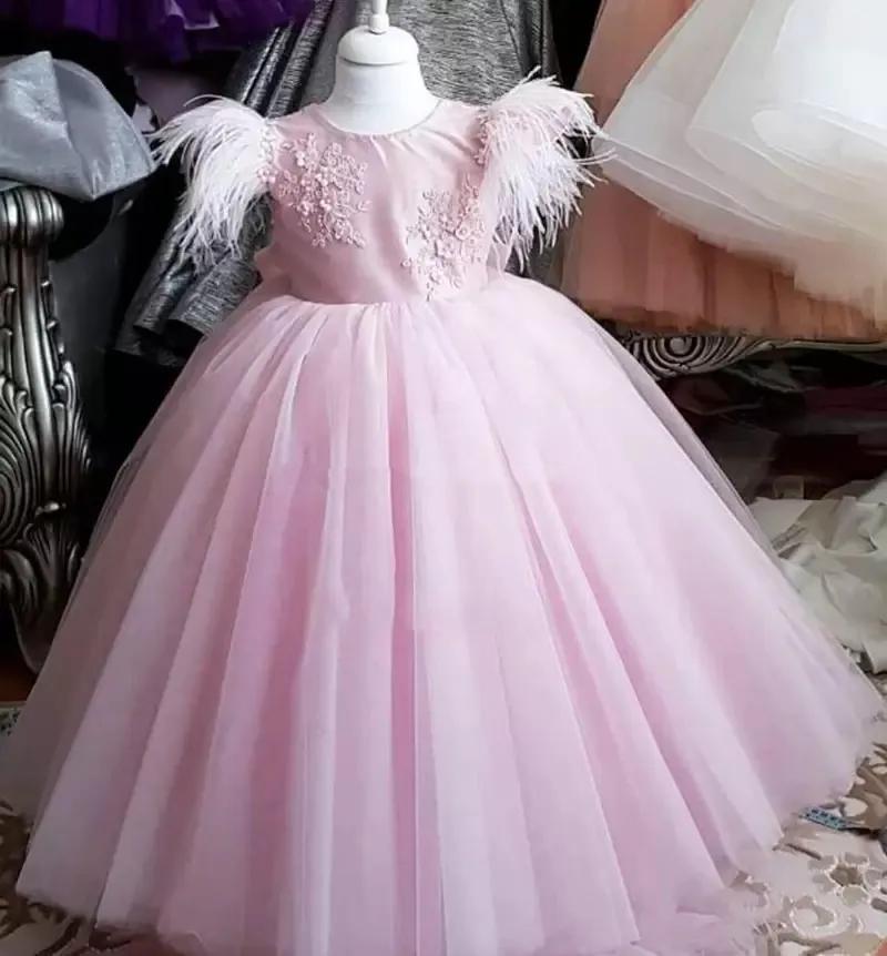 Rosa Lace Flower Girl Dresses Ball Gown Little Bröllopsklänningar Kommune Pageant Gowns