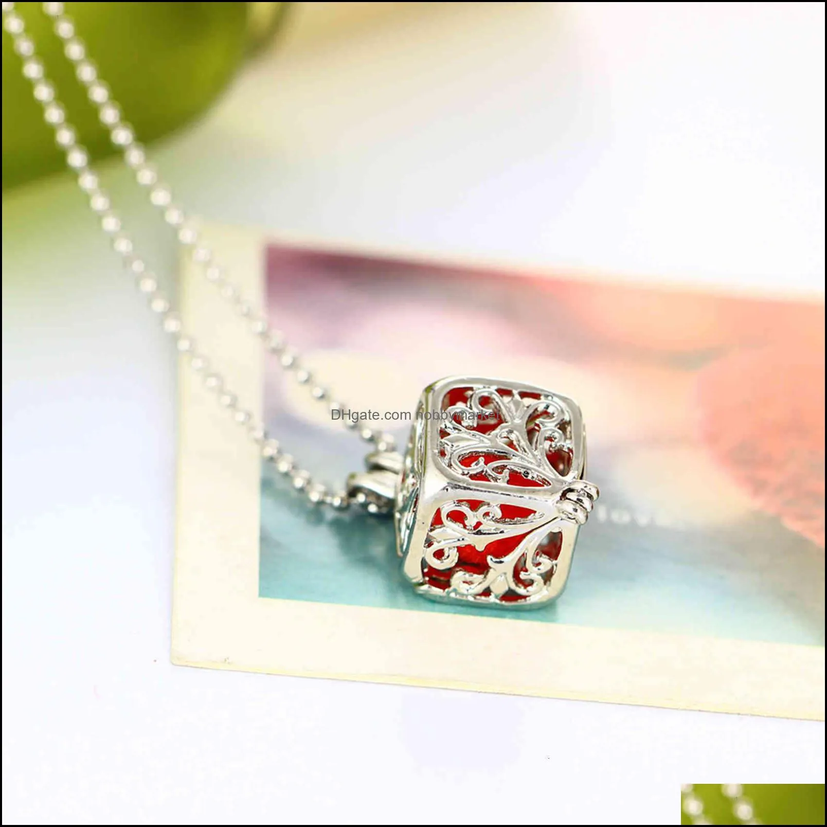 Brand Necklace Women Jewelry Essential Oil Diffuser Charm Square Locket Pendant Aroma Perfume s Fashion Accessories Birt