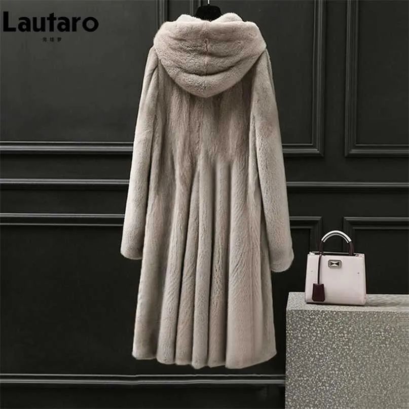 Lautaro Vinter Lång Fluffig Varm Tjock Skirted Faux Mink Fur Coat Kvinnor Med Huvud Elegant Lyx Maxi Furry Overcoat Fashion 211018