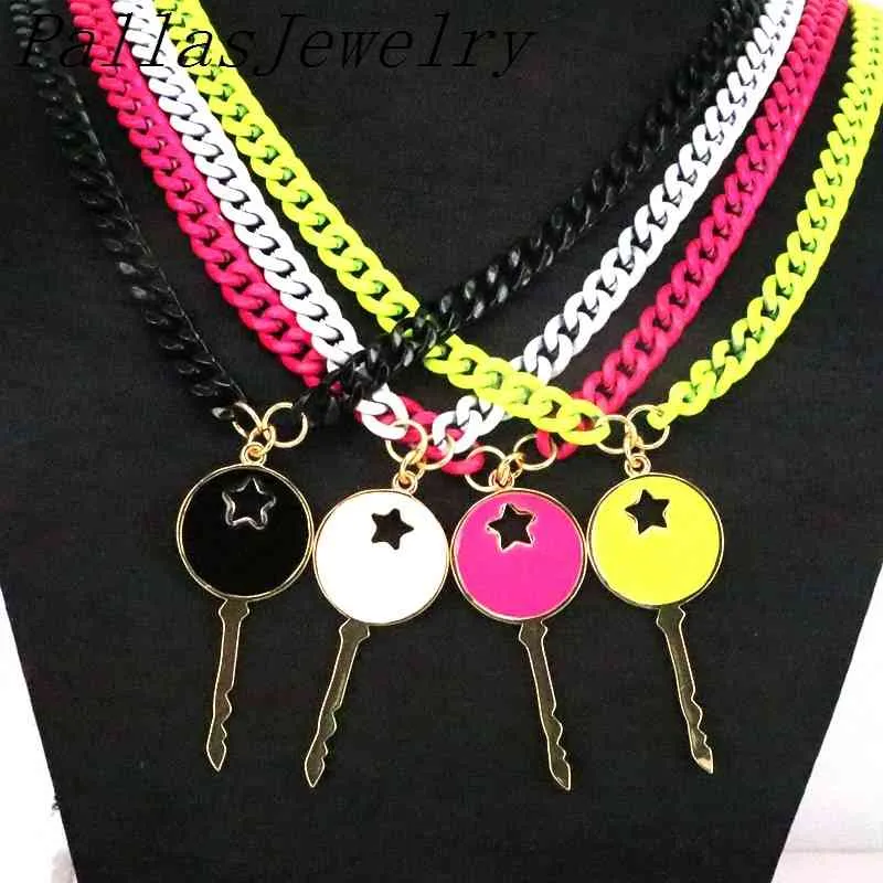 Bijoux 5 pièces, collier à breloques en forme de clé en émail coloré, colliers à chaîne émaillée