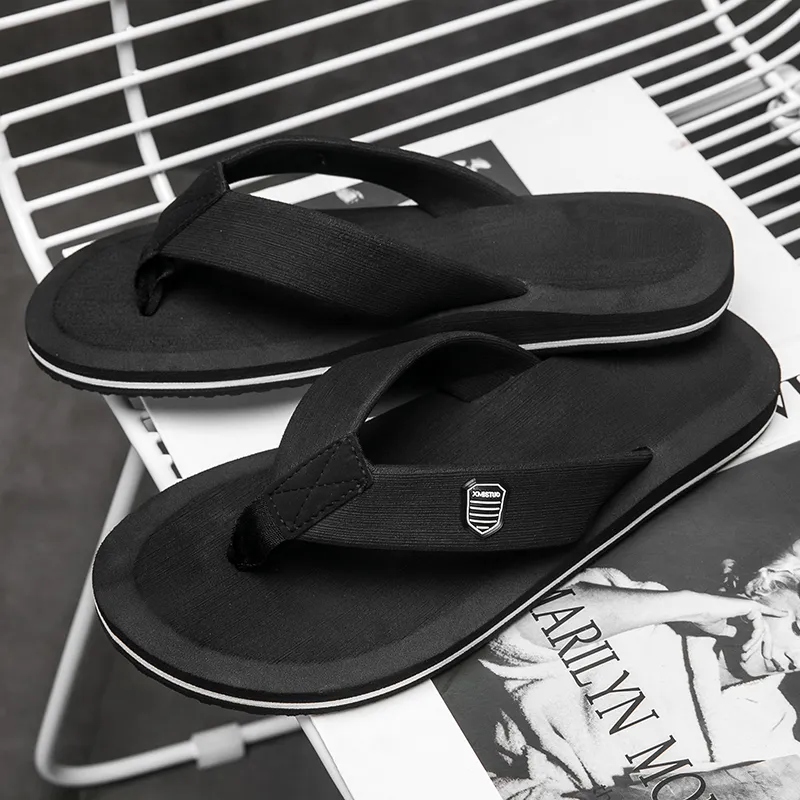 2021New Män Kvinnor Mode Designer Slipper Flip Flops Slides Skor Gul Svart Röd Grön Storlek 39-48 W-012