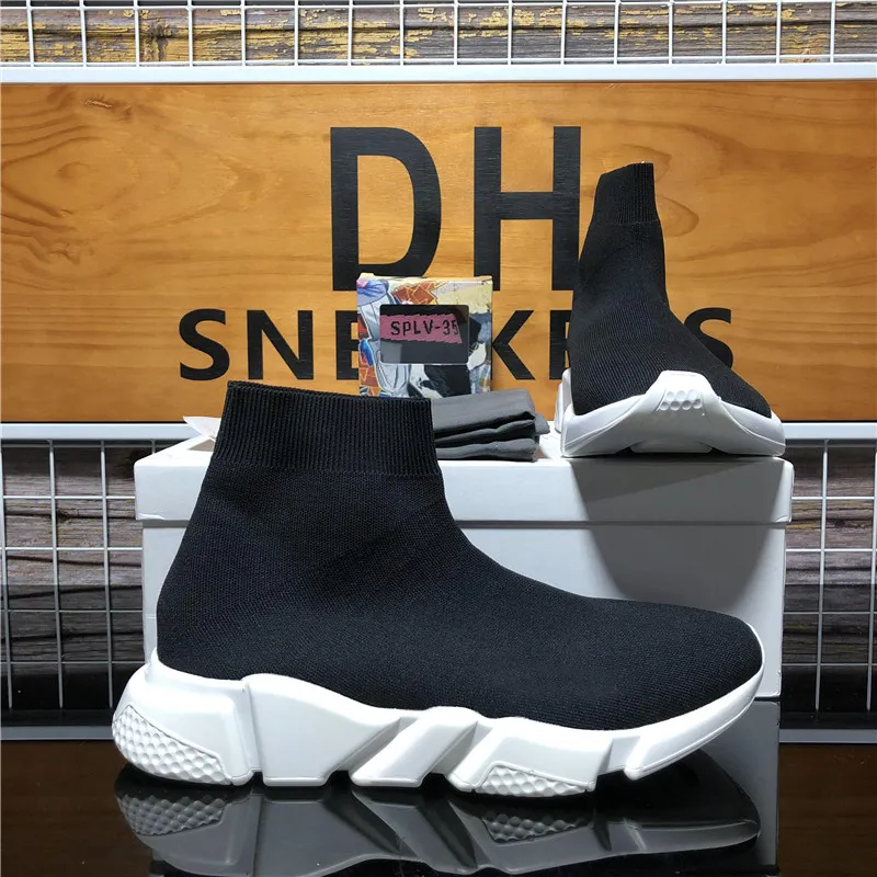 Topp 2023 paris sock casual skor män kvinnor Plate-forme designer sneaker Slip-On speed trainer svart vit luftsula utomhus sneakers Andas plattform boots sko