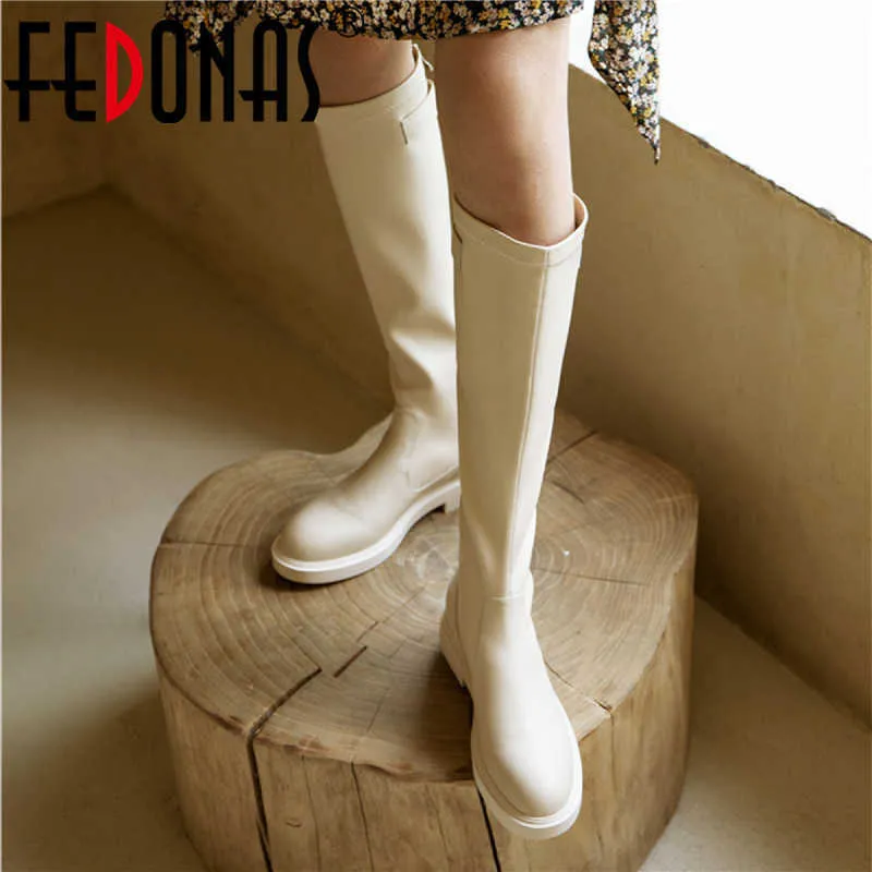 Stivali alti al ginocchio con fibbia in metallo Tenere al caldo Bottone spesso Scarpe con punta arrotondata Donna Vera pelle Party Basic Donna 210528
